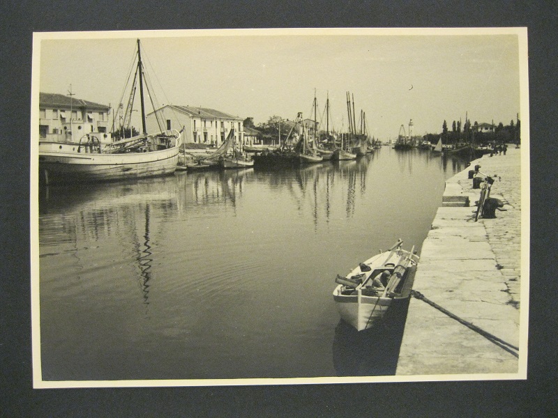 Rimini. Il porto canale. 28 maggio 1955. Fotografia originale